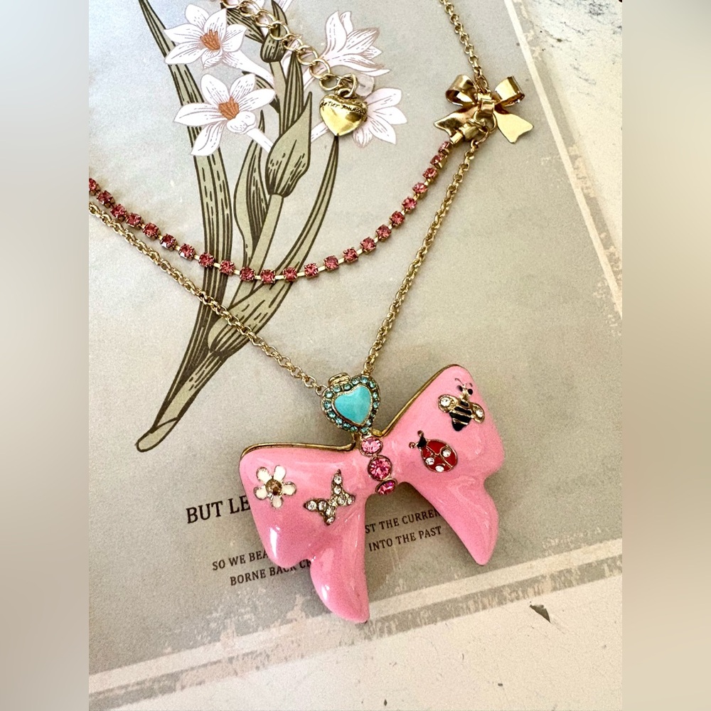 EUC RARE HTF Betsey Johnson Vintage Pink Bow Necklace - Picture 4 of 7